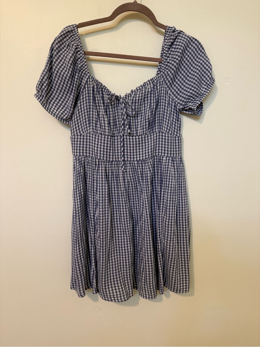 Cute blue and white checkered plaid dress. Farm dress!!